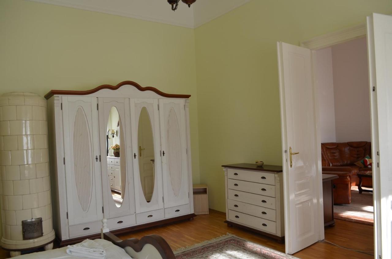 Gabriella Szallas Tabor Utca 5 * Szeged